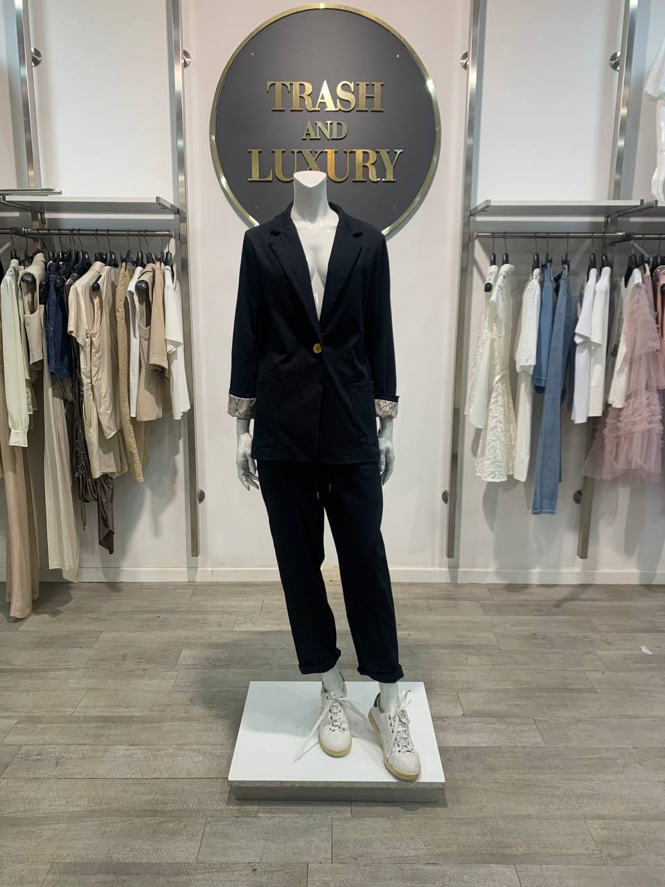 Итальянская одежда, бренд Trash and Luxury, арт. 72829373