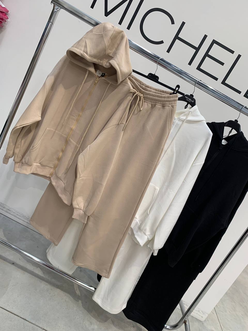 Фото Amelie Follies (Michelle)