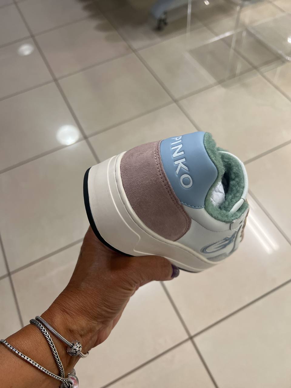 Фото Outlet