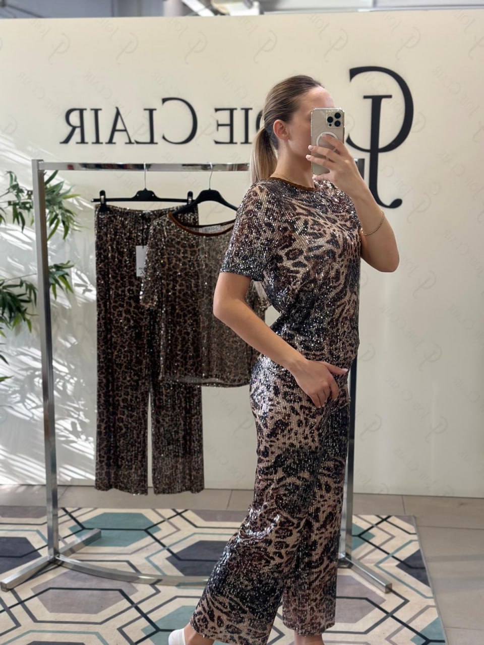 Фото Joie Clair (J-Clair)