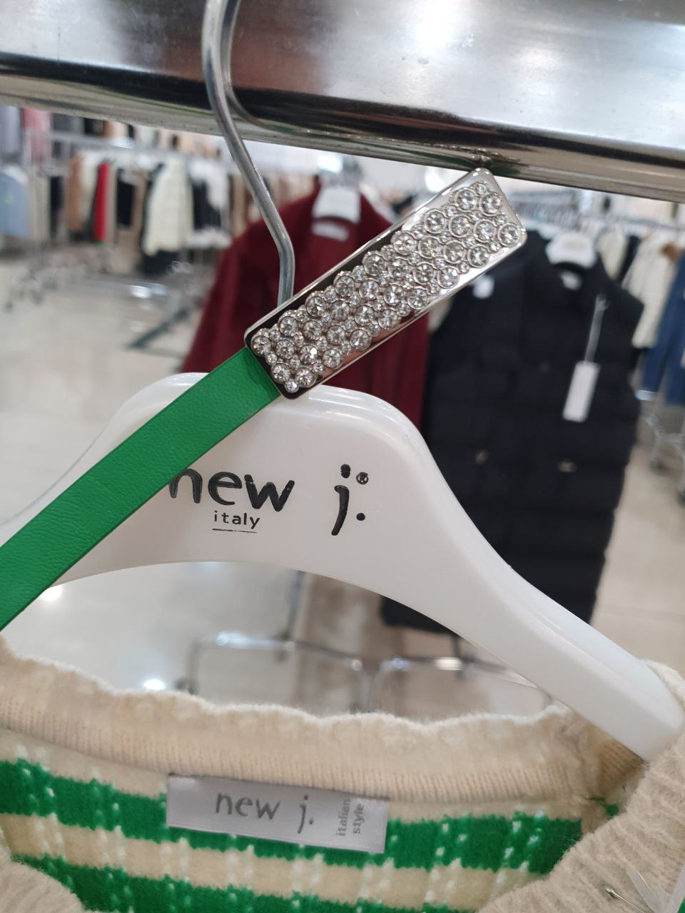 Фото New J