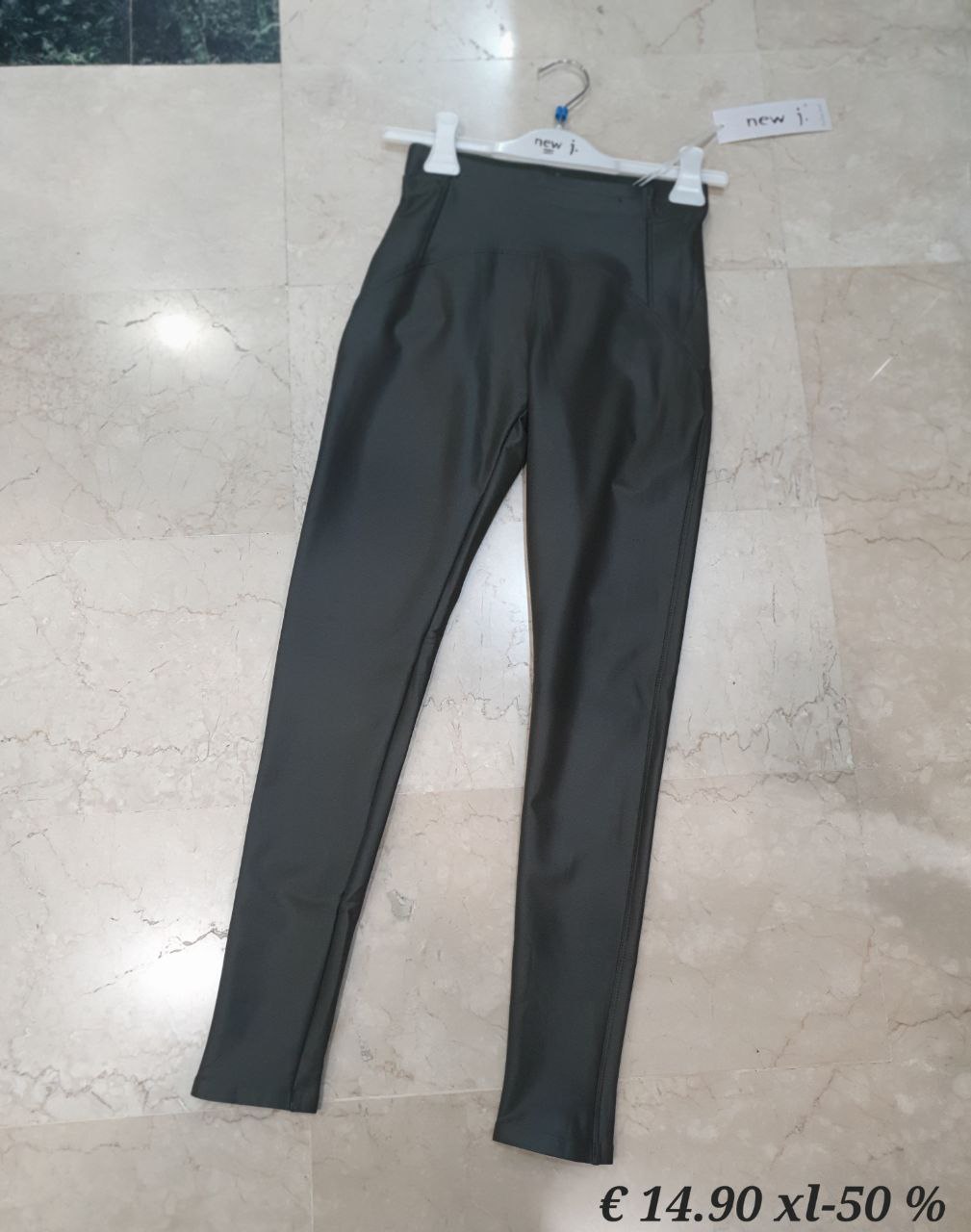 Фото New J