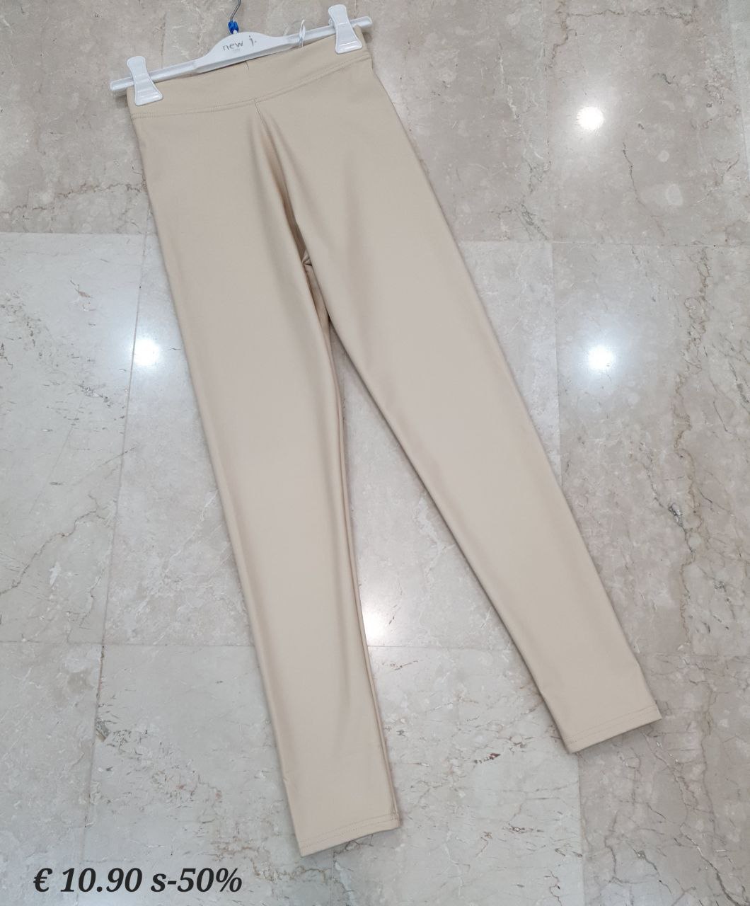Фото New J