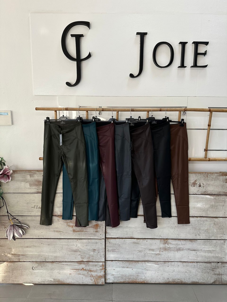 Фото Joie Clair (J-Clair)