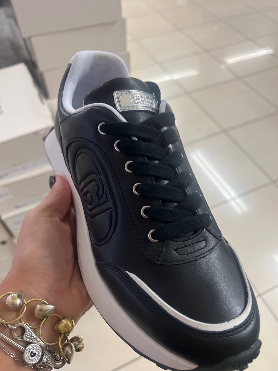 Фото Outlet