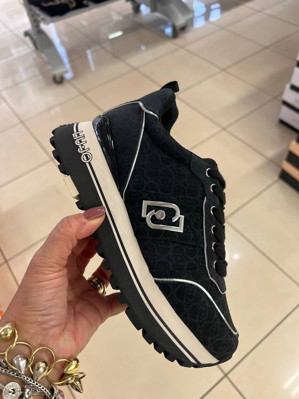Фото Outlet