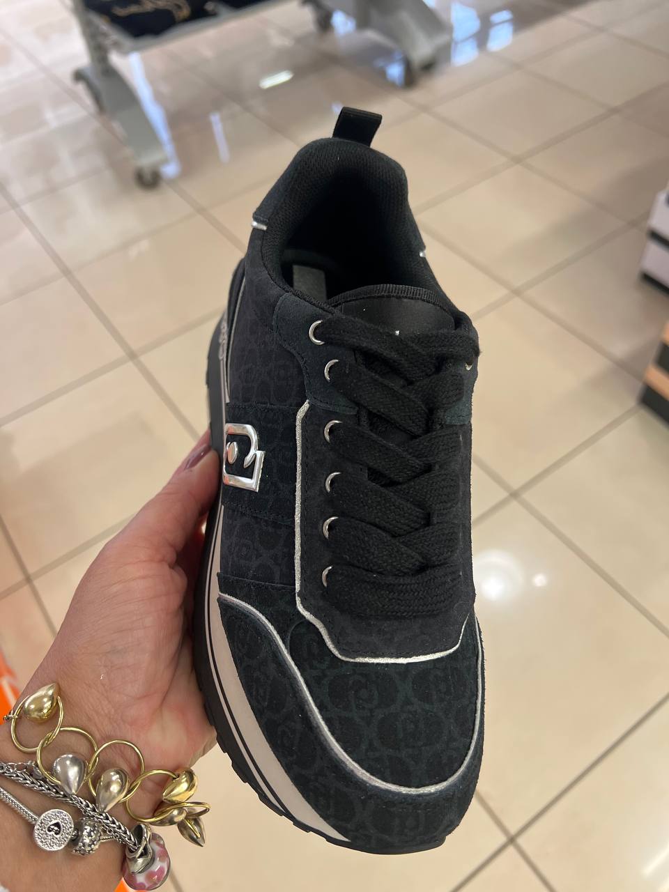 Фото Outlet