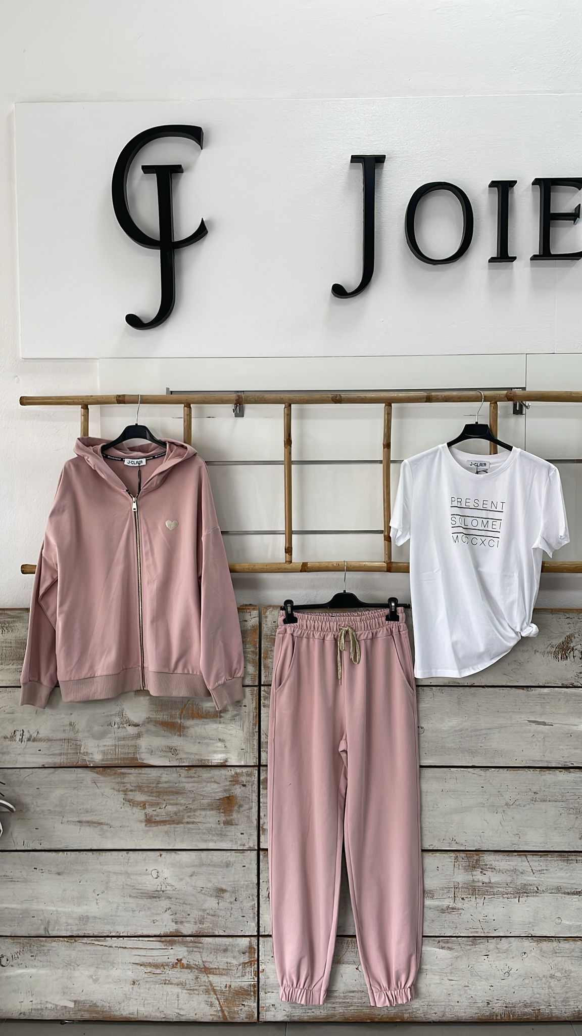 Фото Joie Clair (J-Clair)