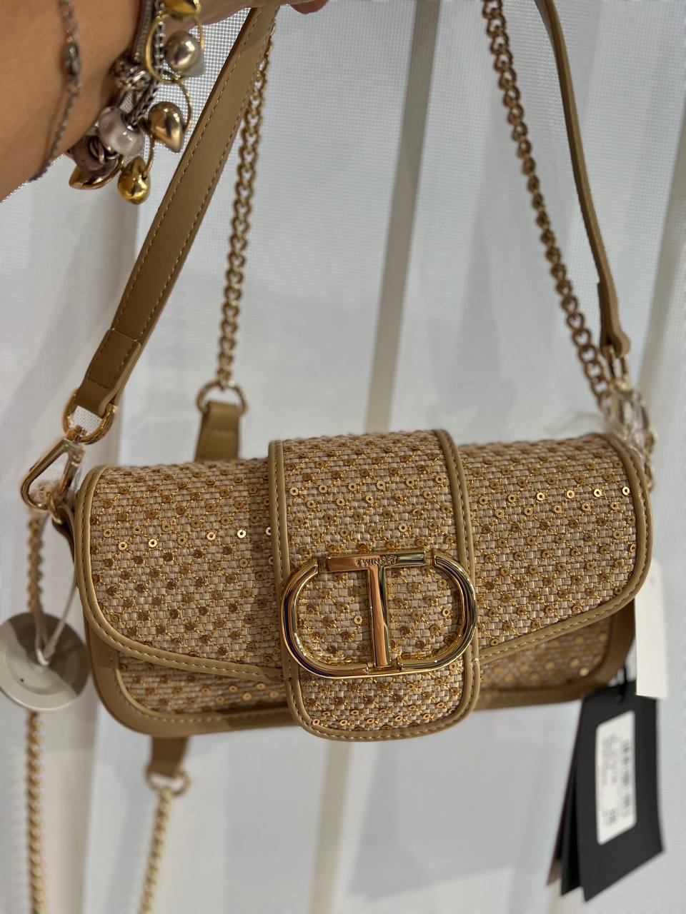 Фото Outlet