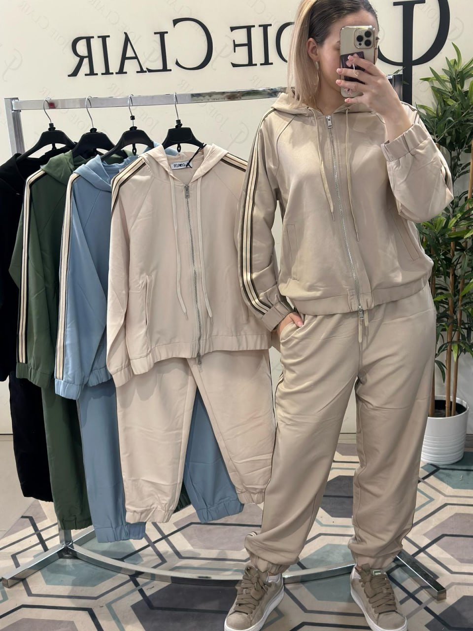 Фото Joie Clair (J-Clair)