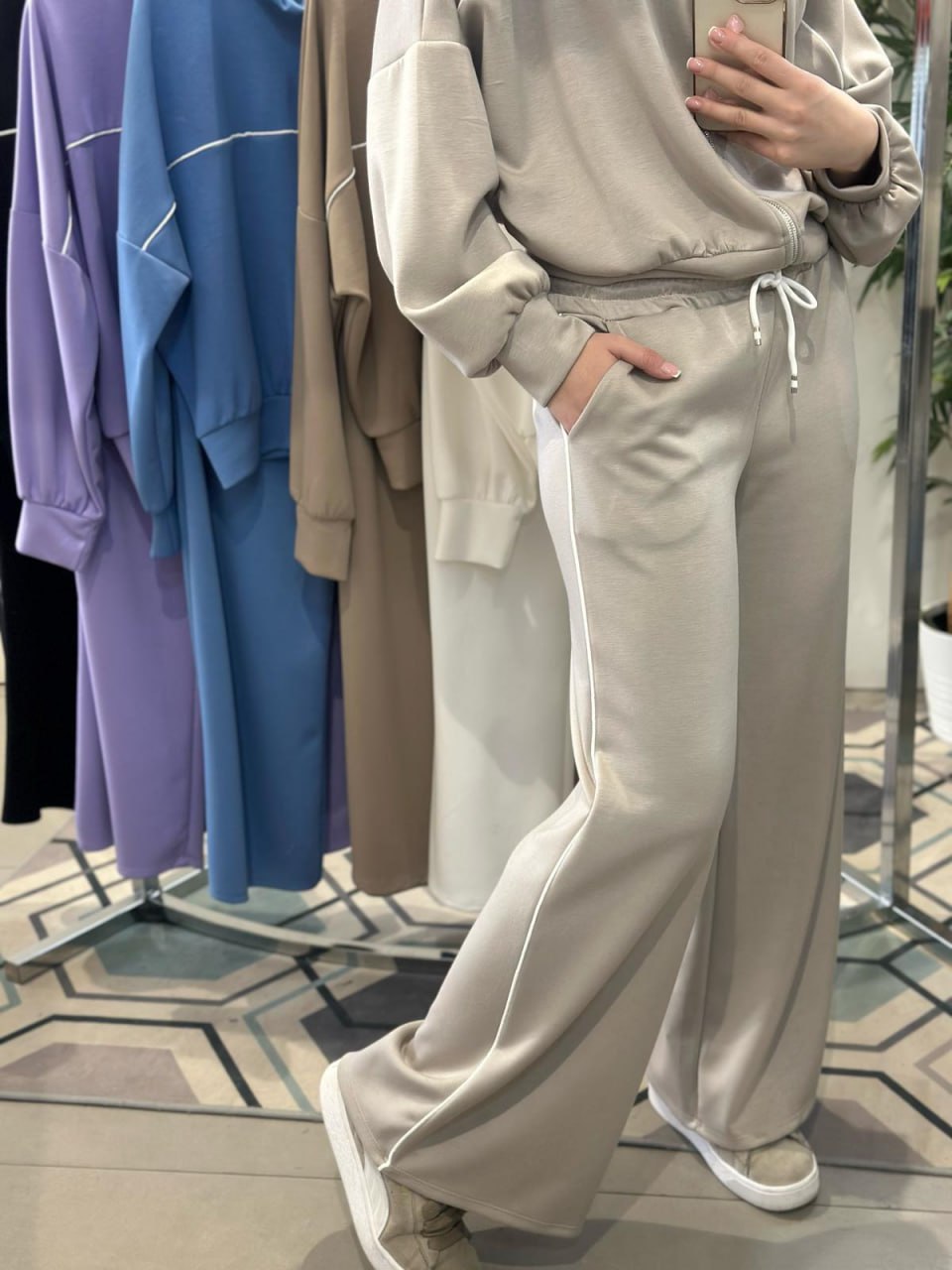 Фото Joie Clair (J-Clair)