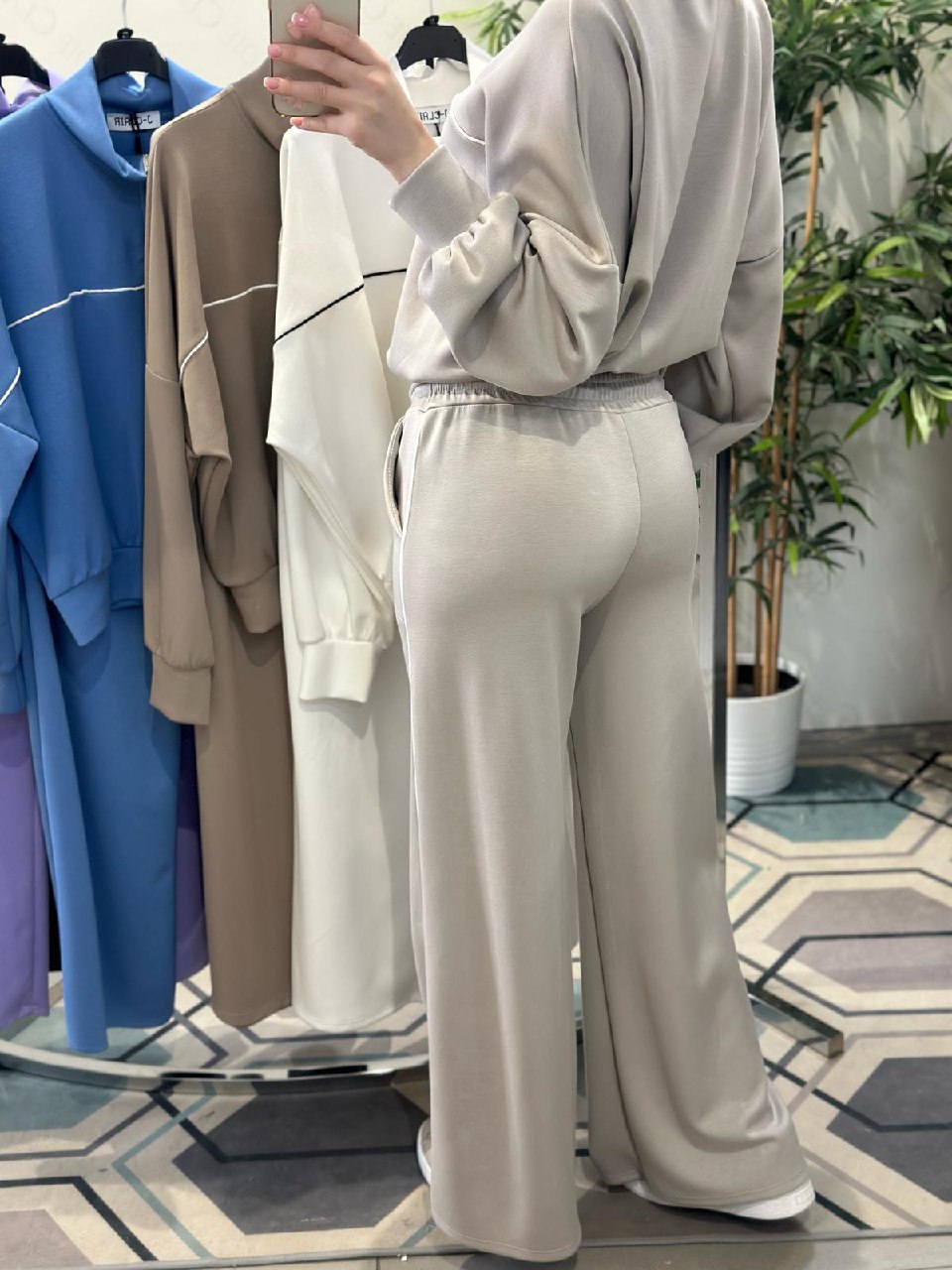 Фото Joie Clair (J-Clair)