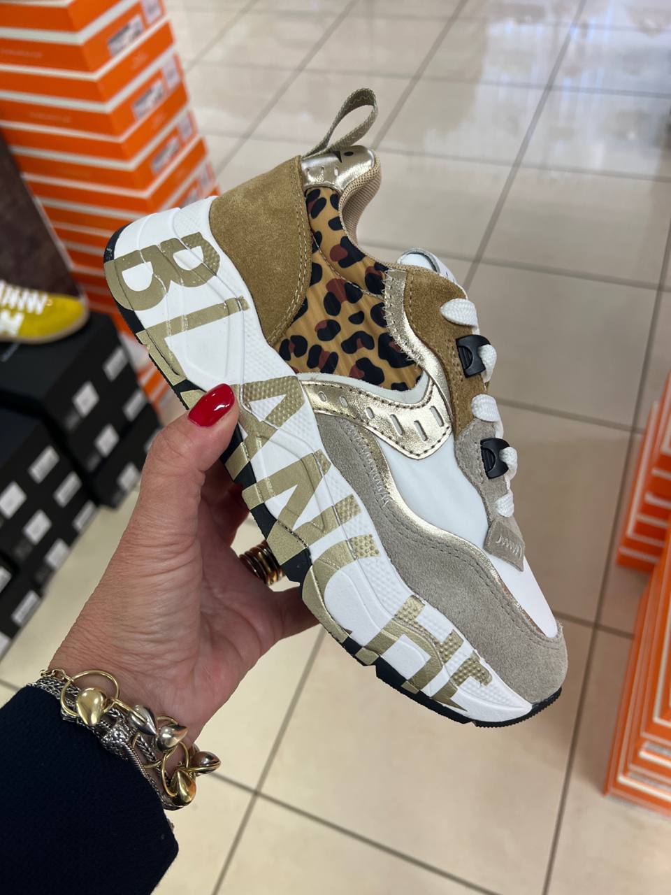 Фото Outlet