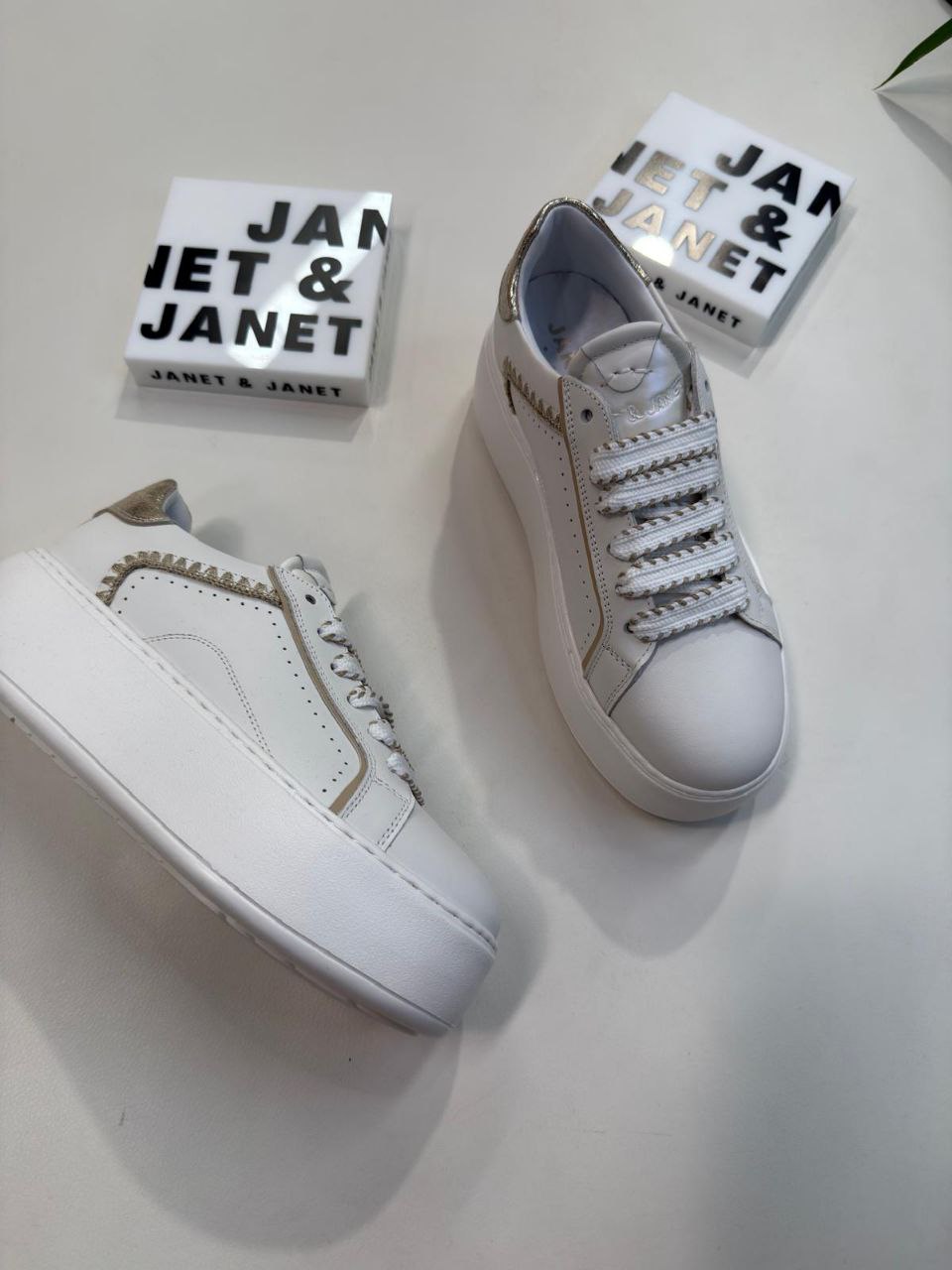Фото Outlet