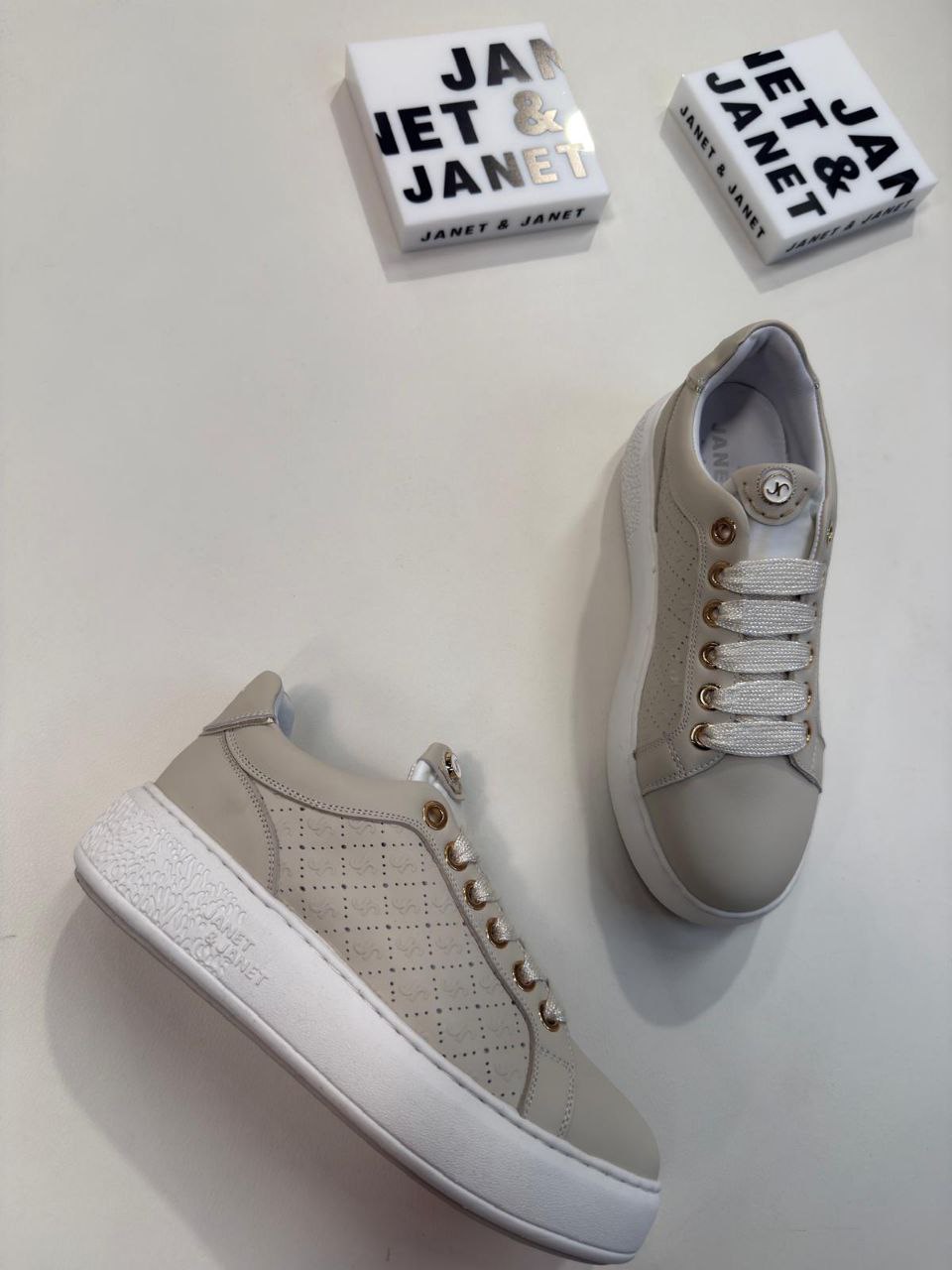 Фото Outlet