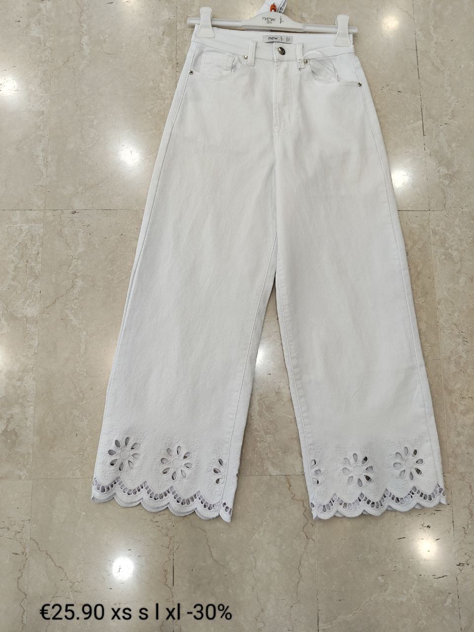Фото New J