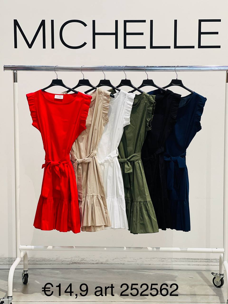 Amelie Follies (Michelle)