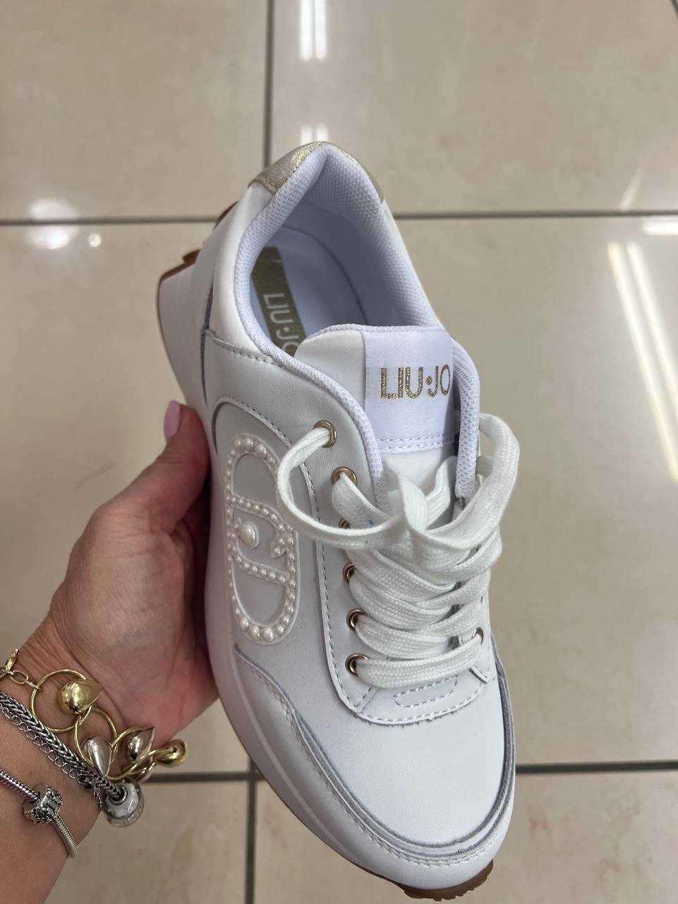 Фото Outlet
