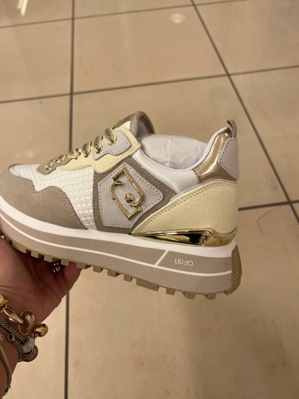 Фото Outlet