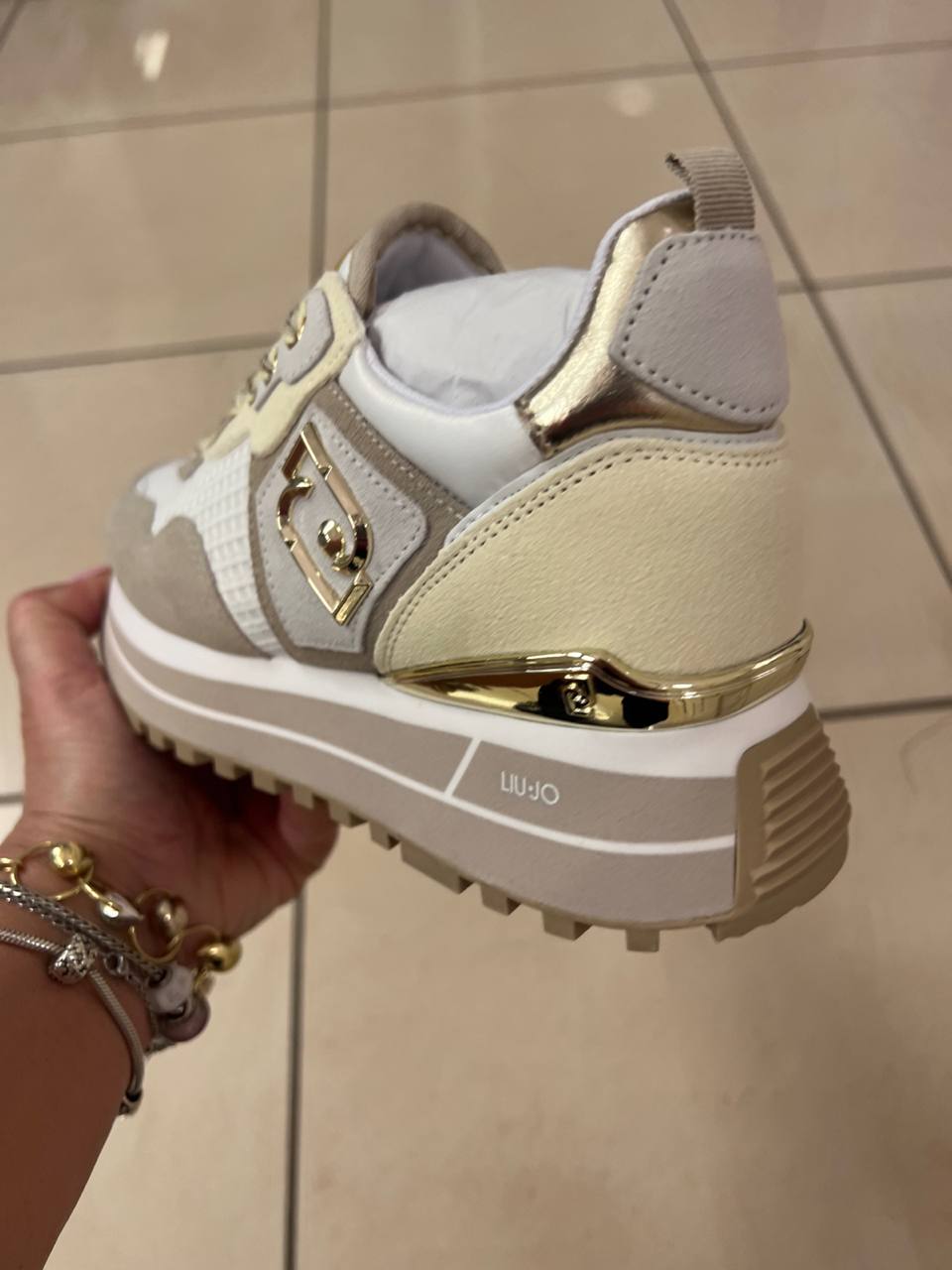Фото Outlet