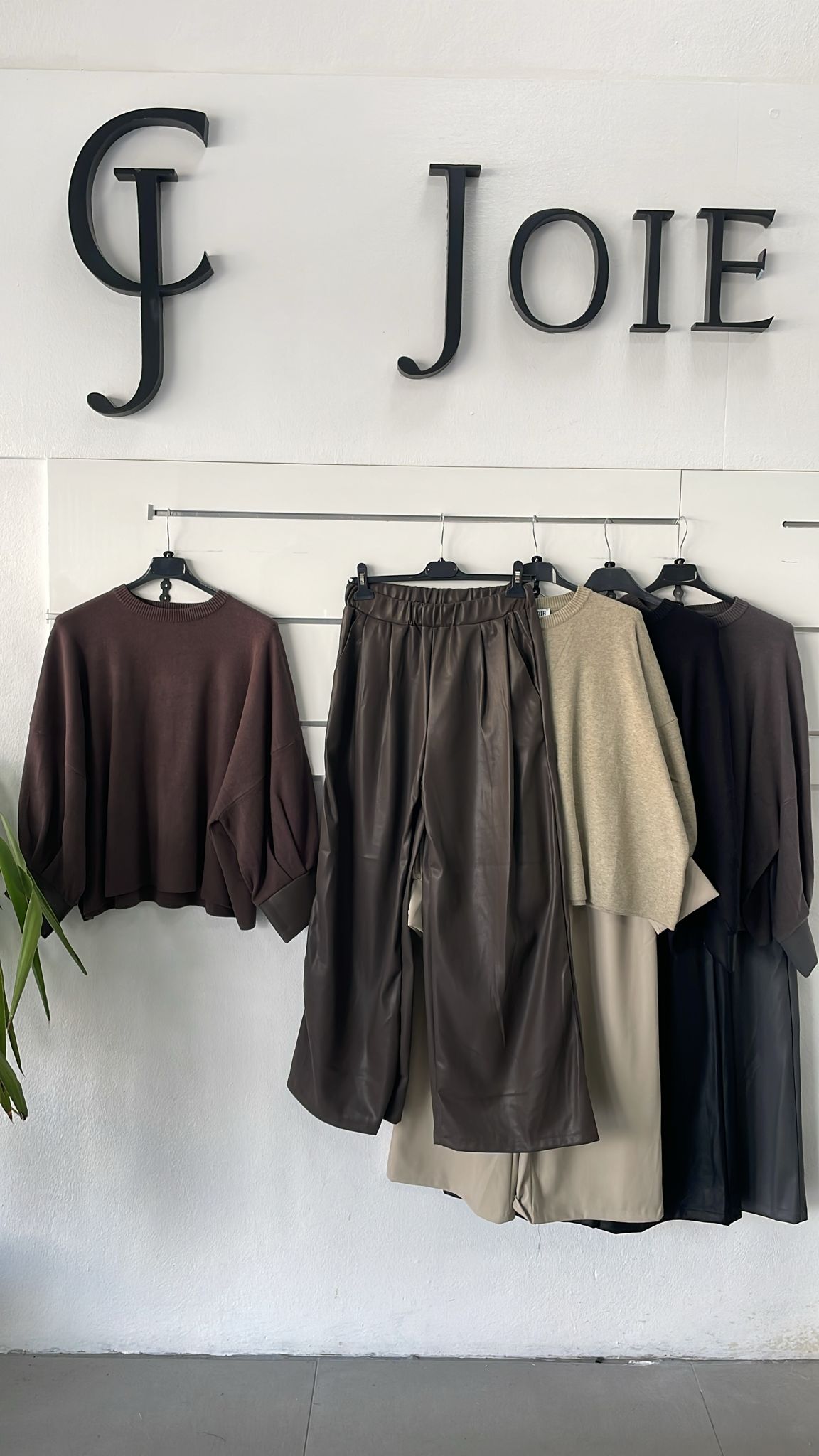 Фото Joie Clair (J-Clair)
