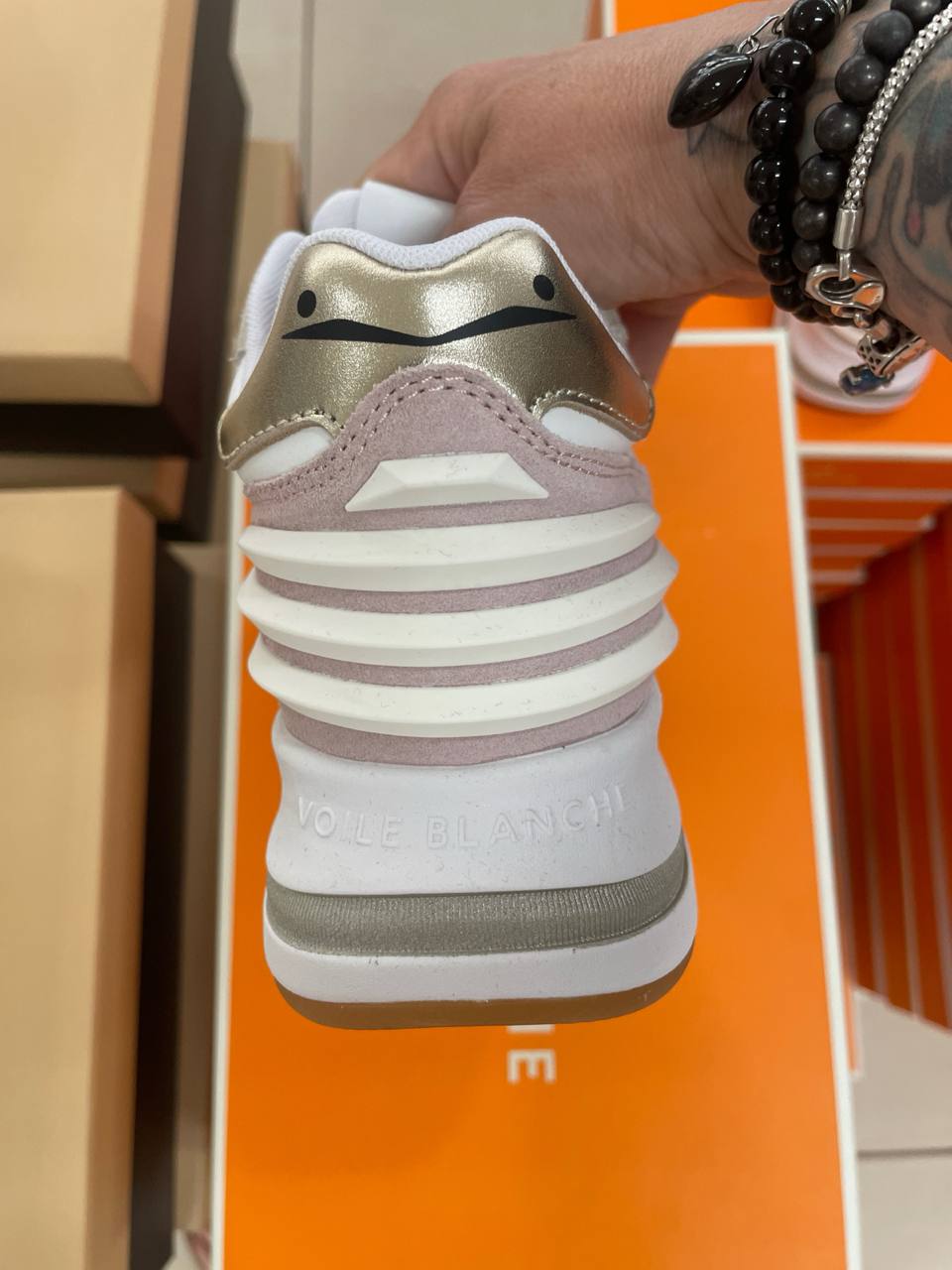 Фото Outlet