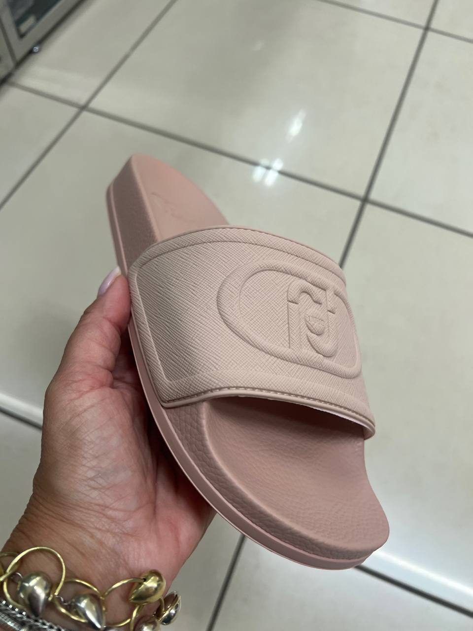 Фото Outlet