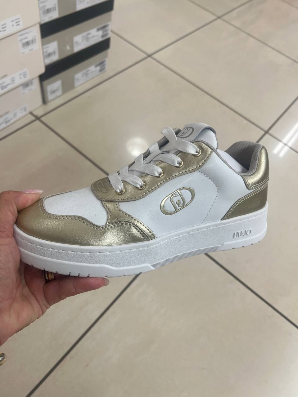Фото Outlet