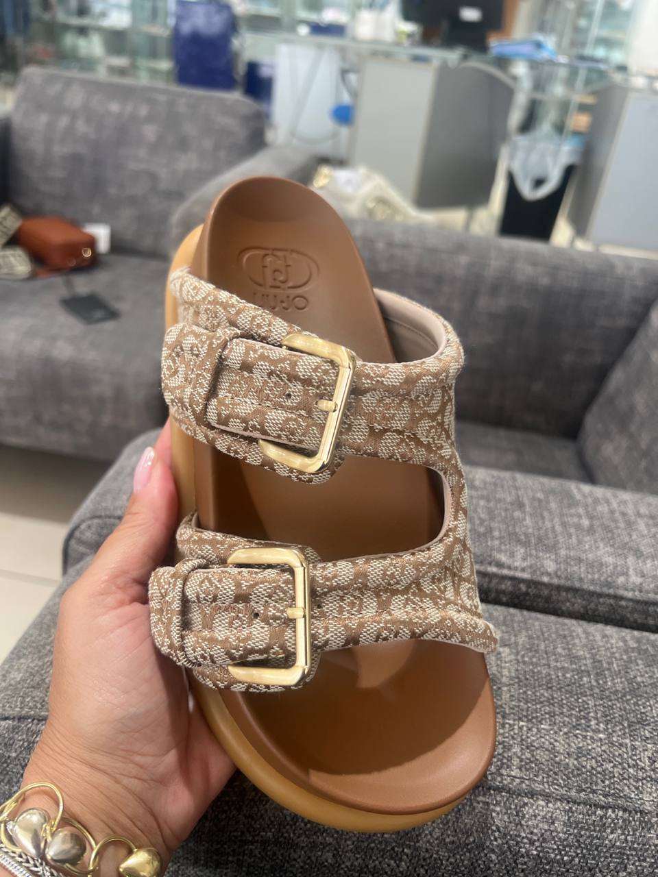 Фото Outlet