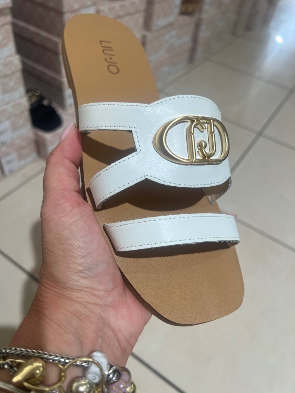 Фото Outlet