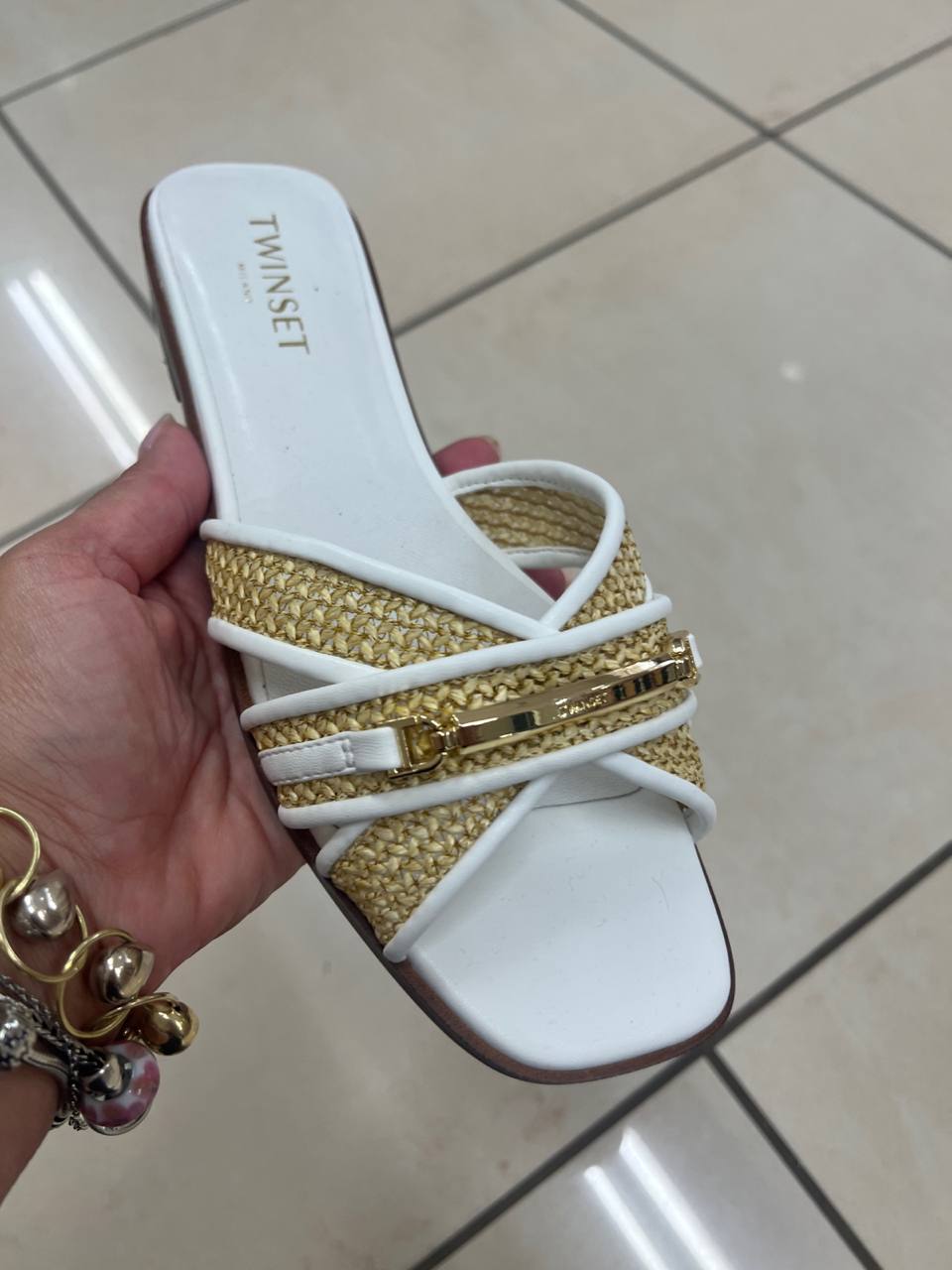 Фото Outlet
