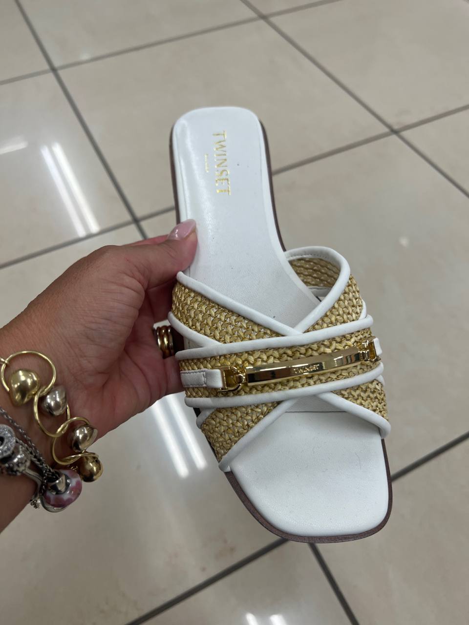 Фото Outlet