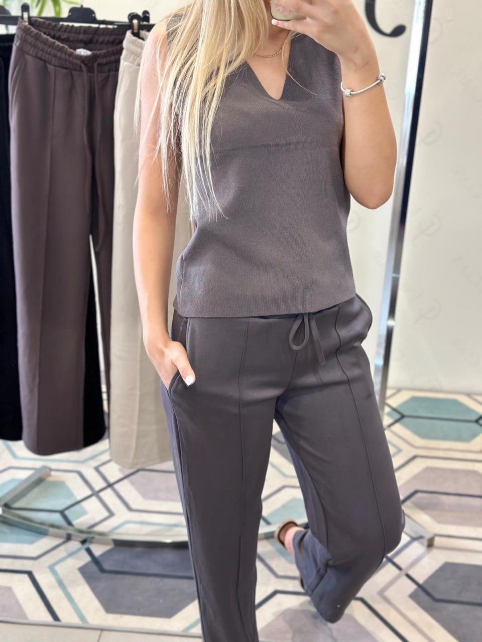 Фото Joie Clair (J-Clair)