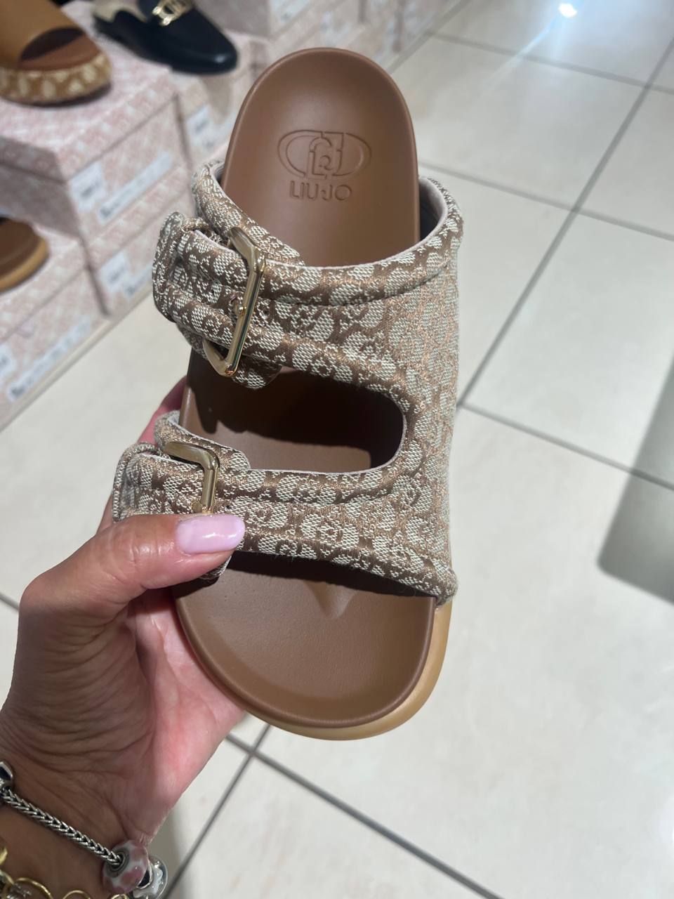 Фото Outlet