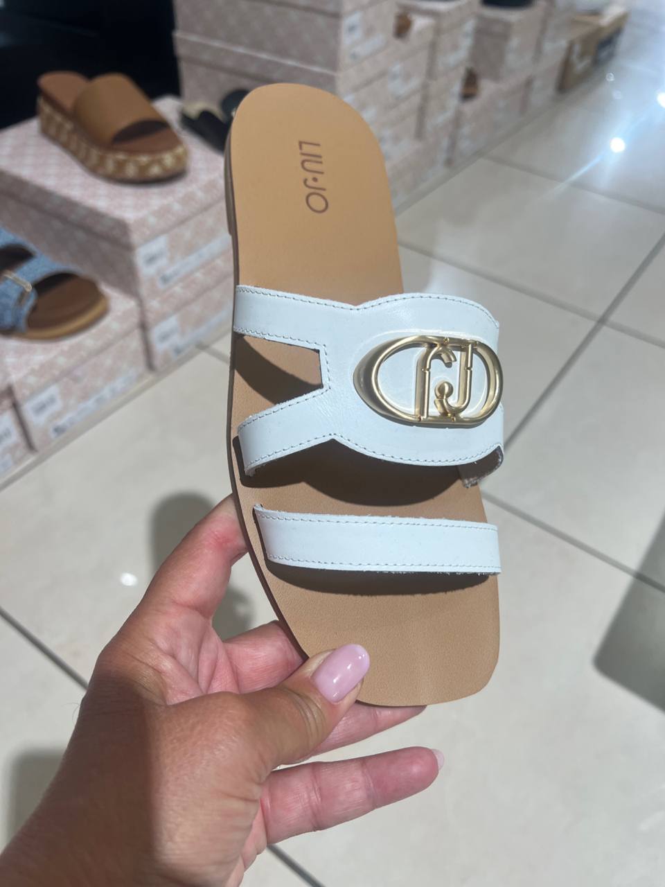 Фото Outlet