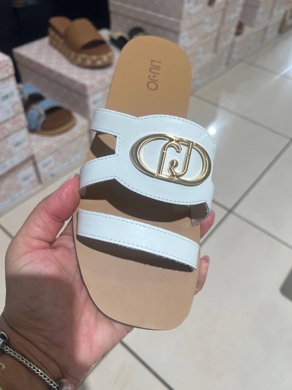 Фото Outlet