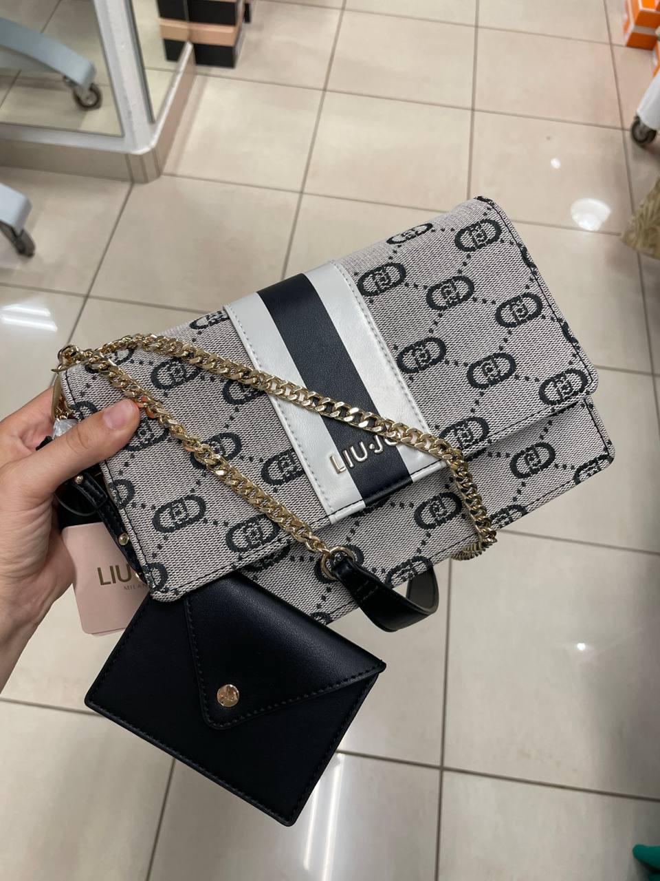 Фото Outlet