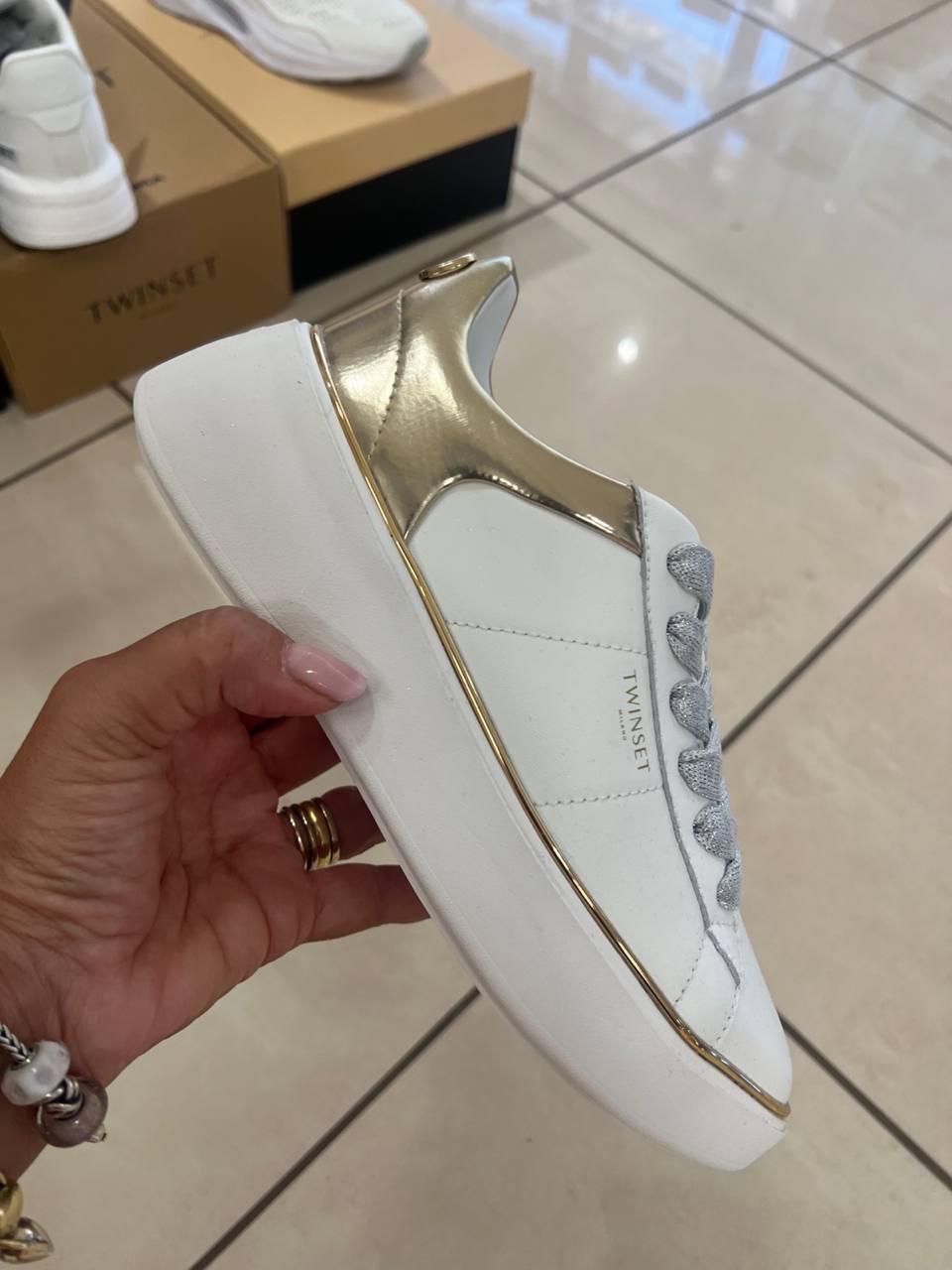 Фото Outlet