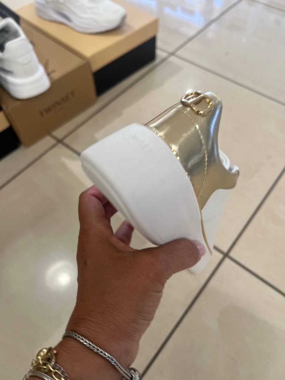Фото Outlet