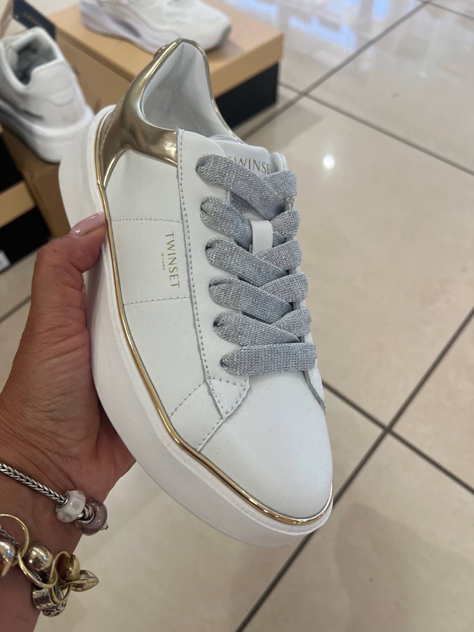 Фото Outlet