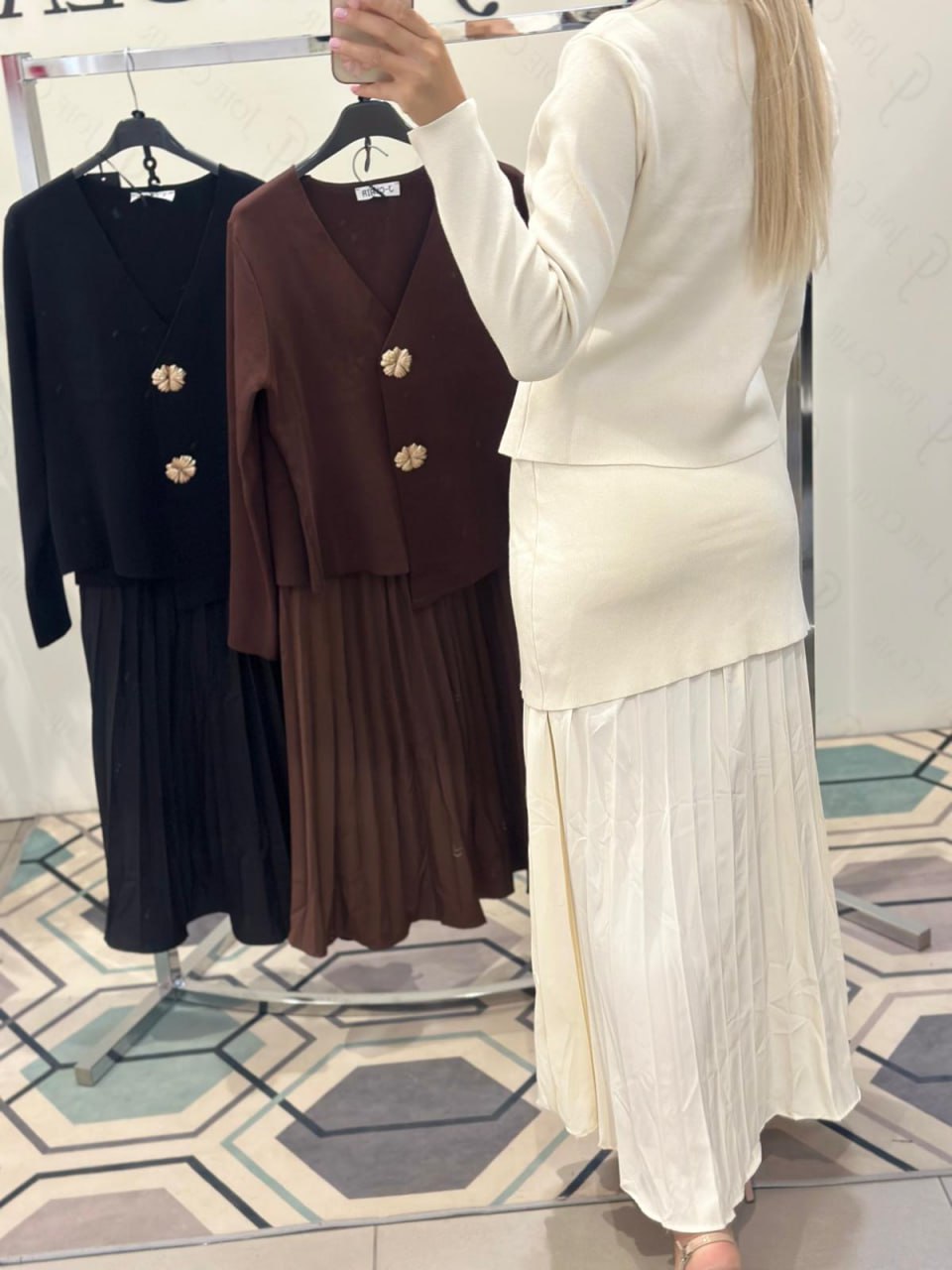 Joie Clair (J-Clair)