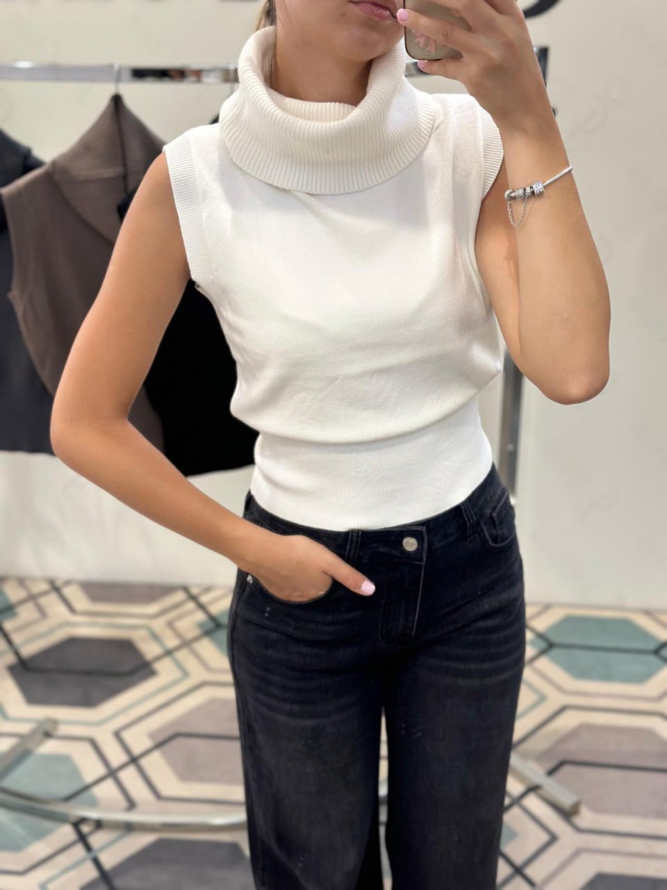 Joie Clair (J-Clair)