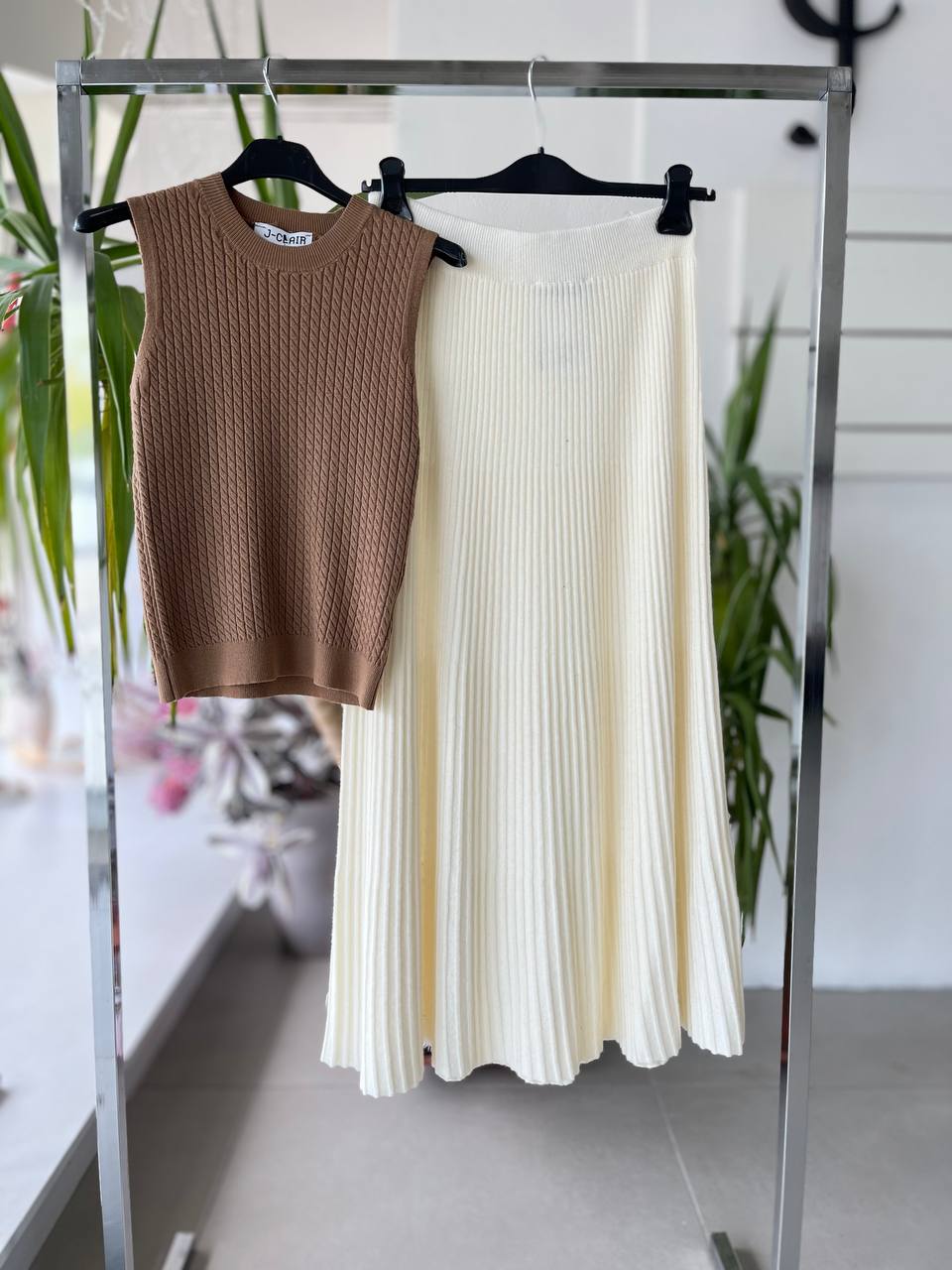 Joie Clair (J-Clair)