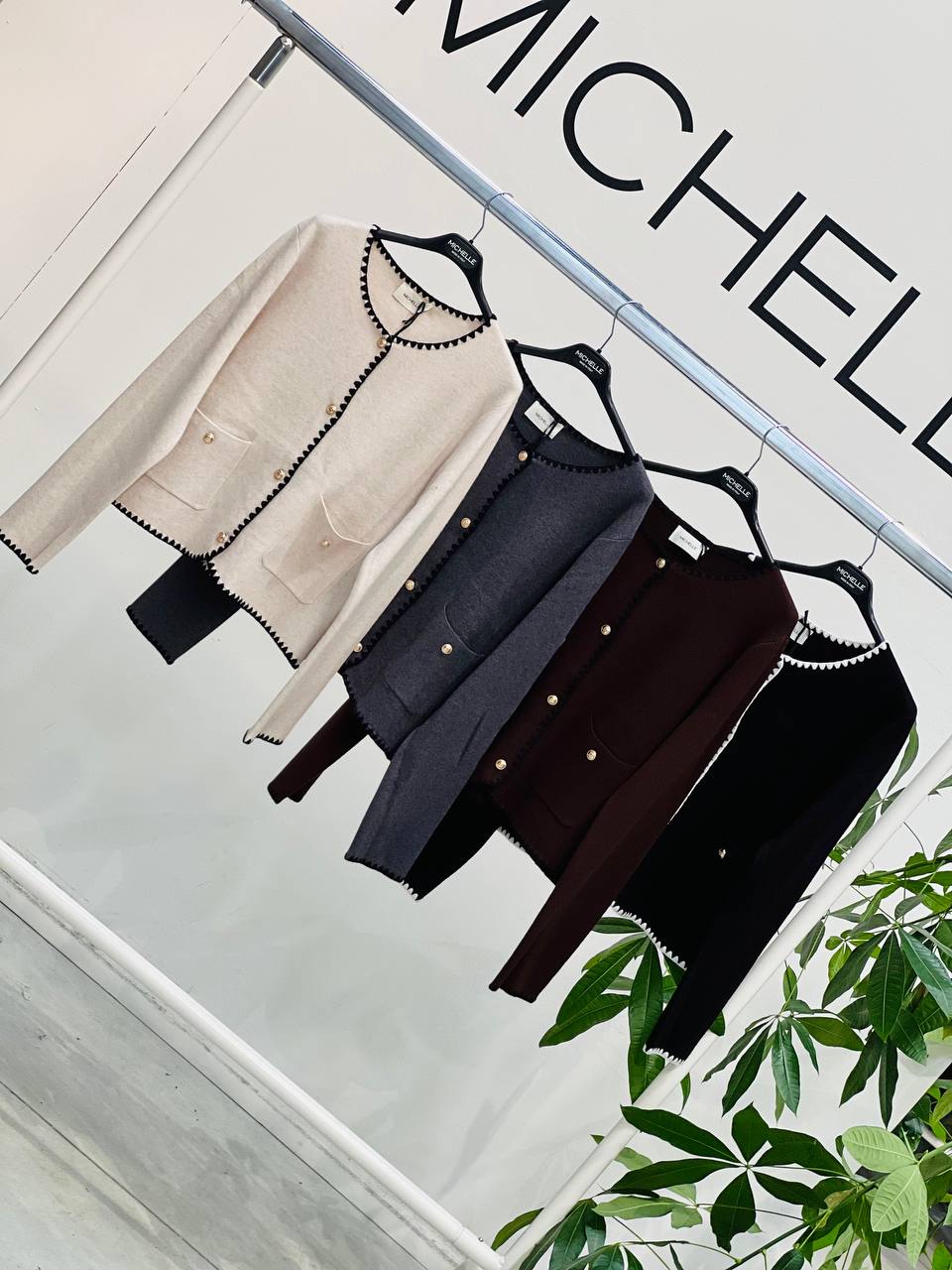 Amelie Follies (Michelle)