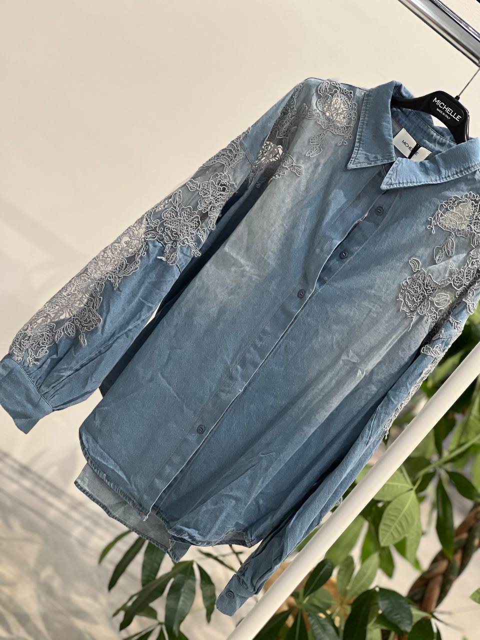 Amelie Follies (Michelle)