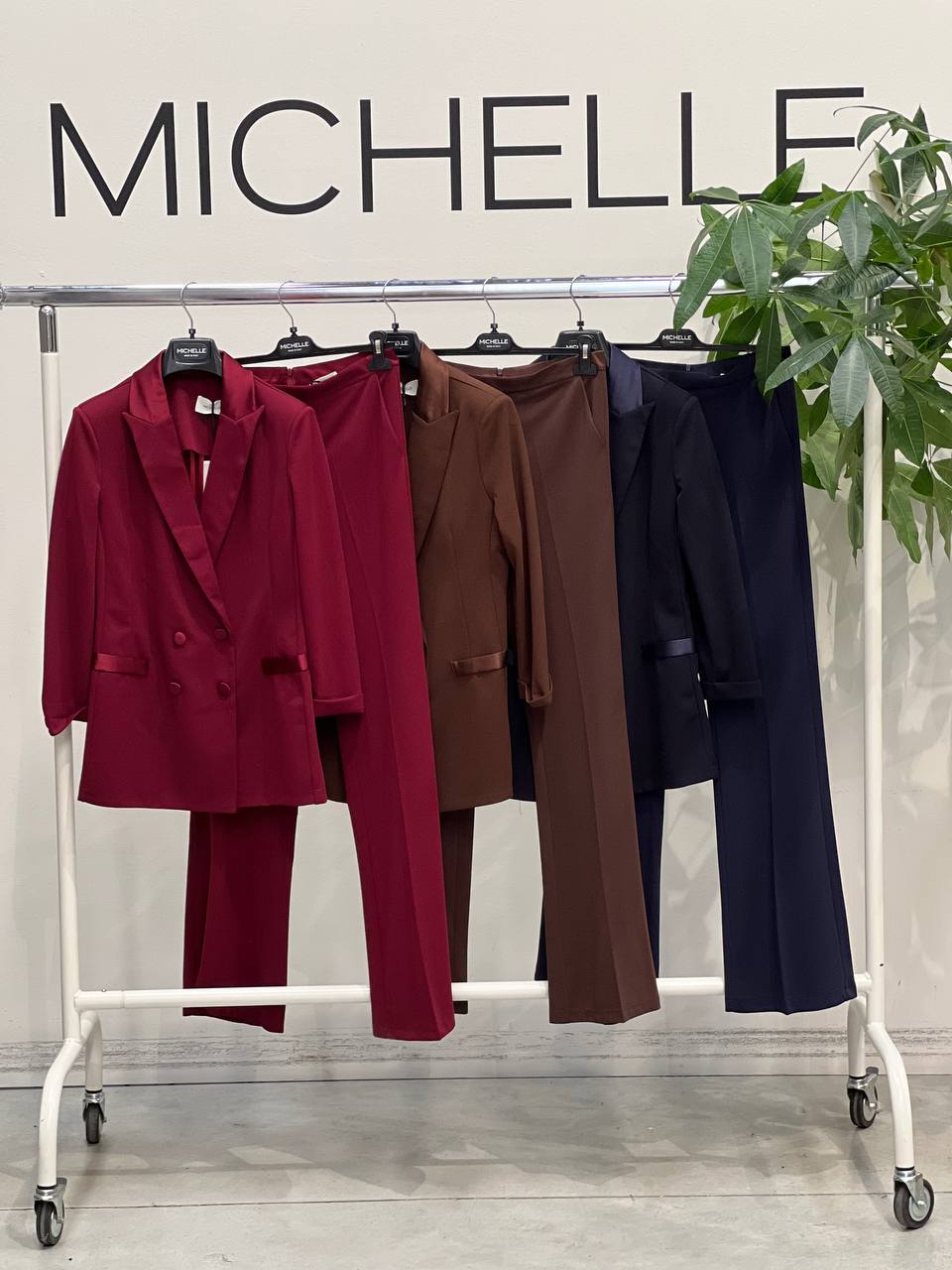 Amelie Follies (Michelle)