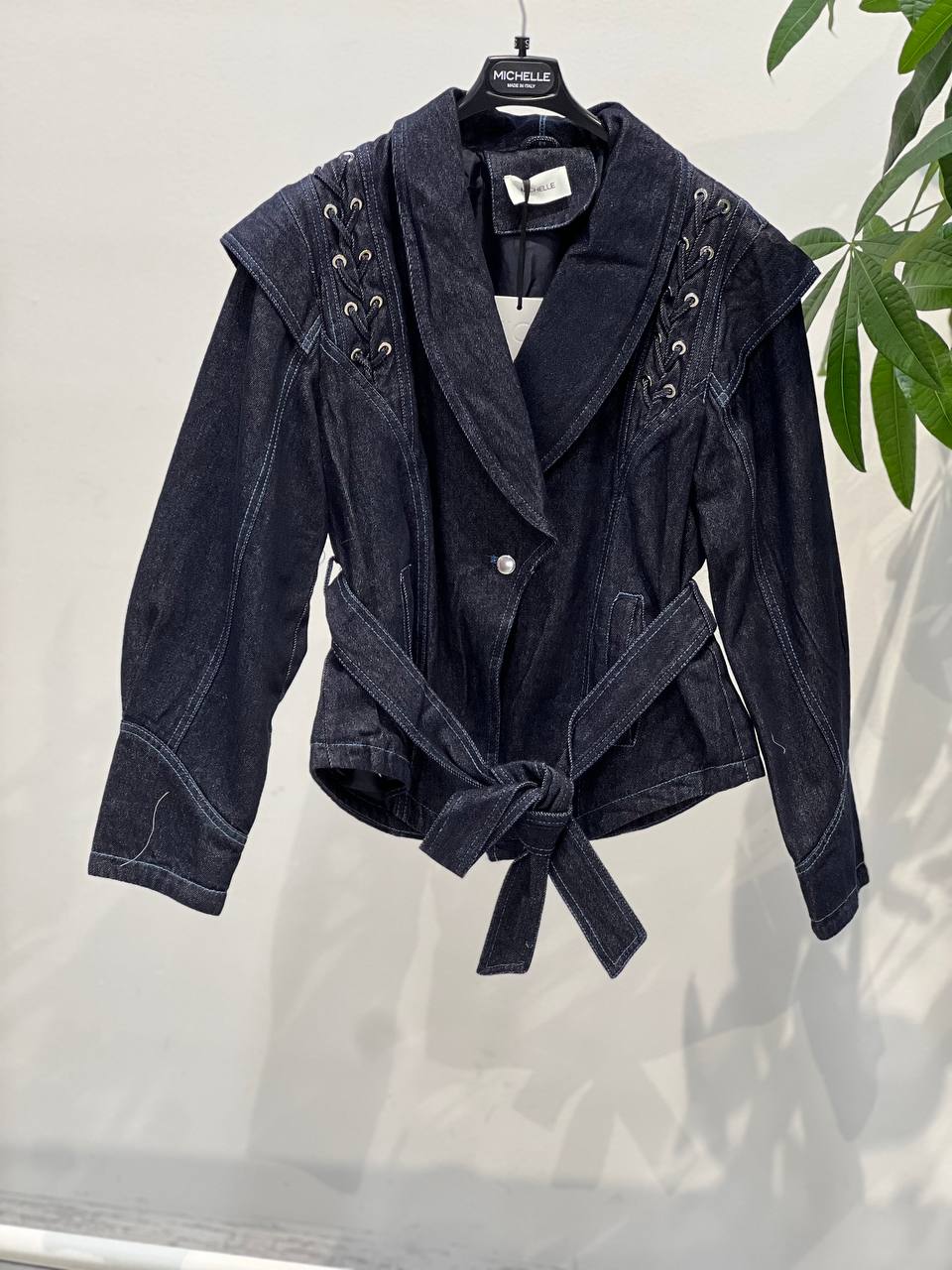 Amelie Follies (Michelle)