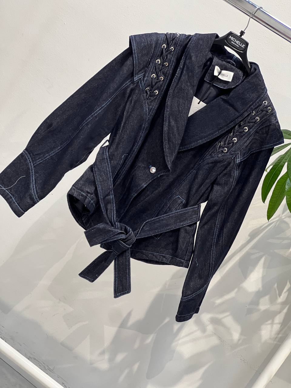 Amelie Follies (Michelle)