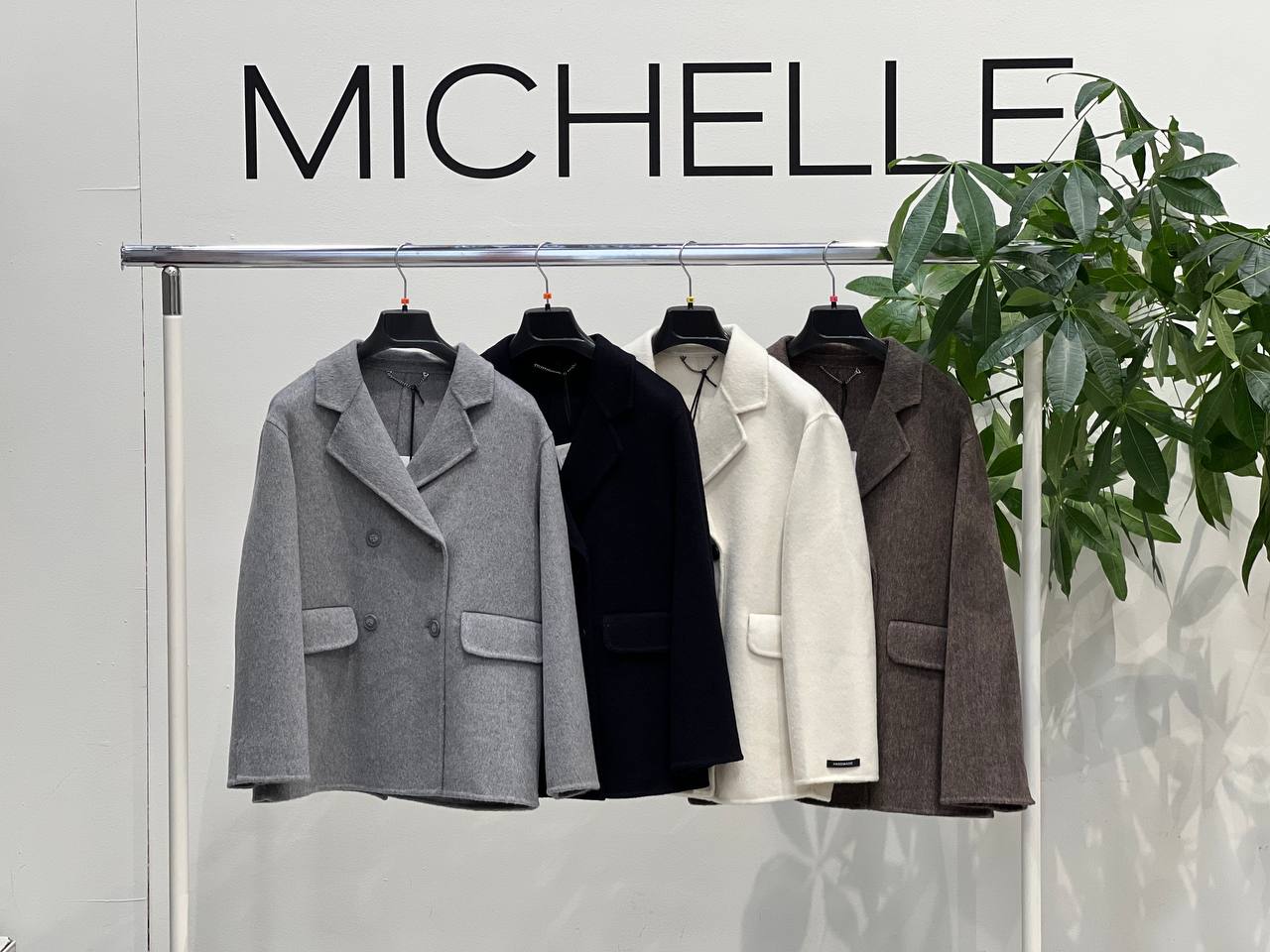 Amelie Follies (Michelle)