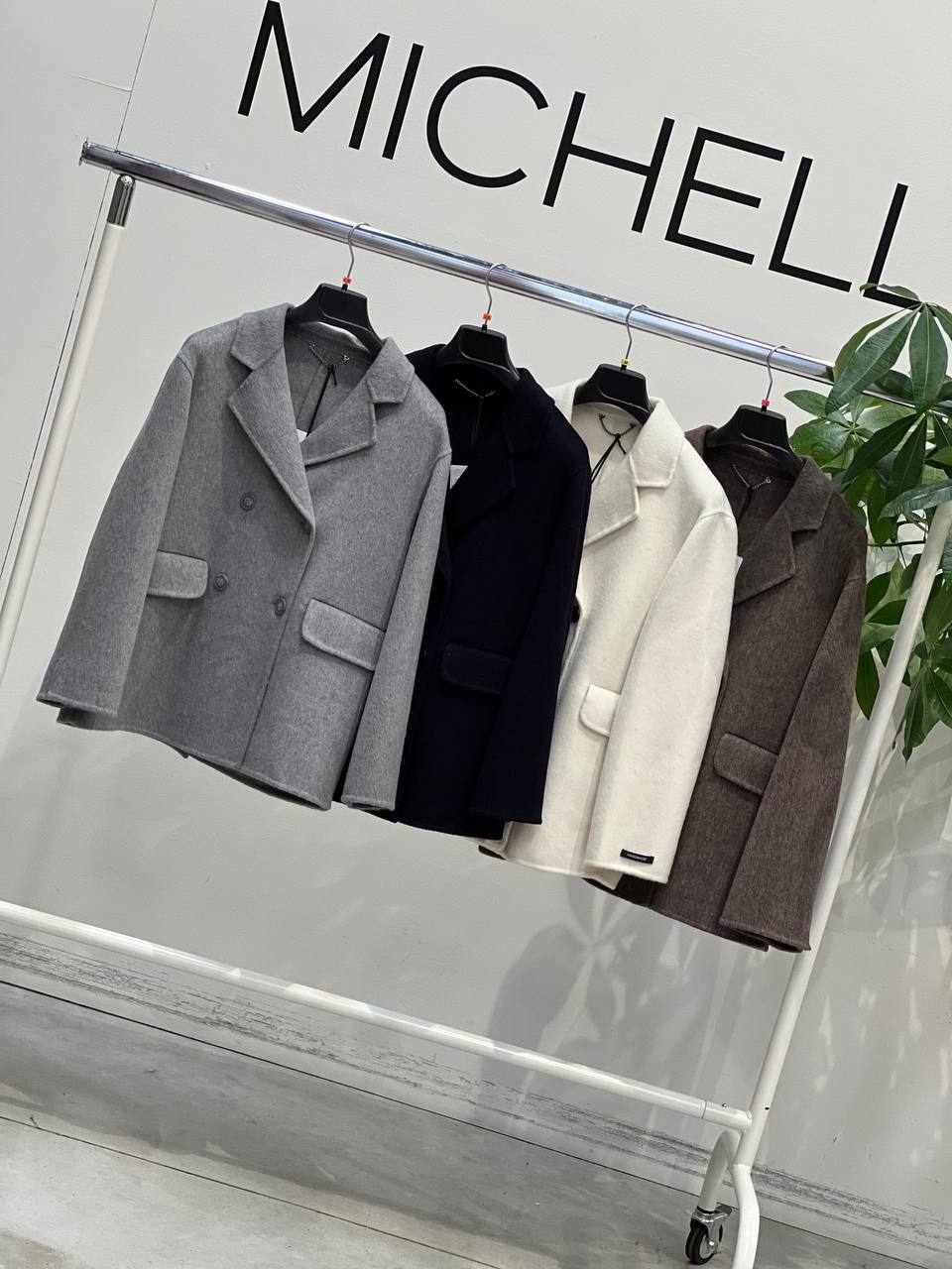 Amelie Follies (Michelle)